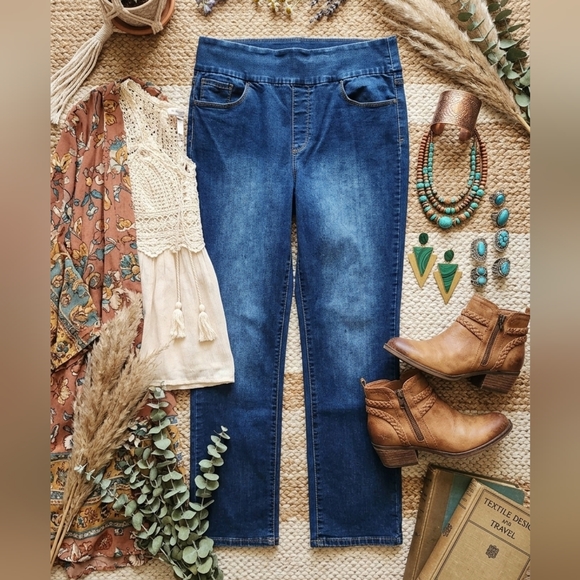 Jeans - Picture 2 of 16